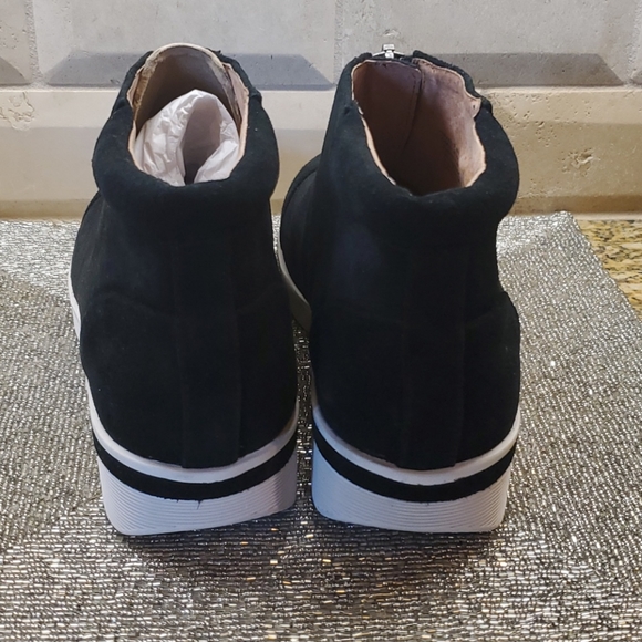 SOLD!! GENTLE SOULS Hazel-Fay Wedge Sneakers - Picture 4 of 7